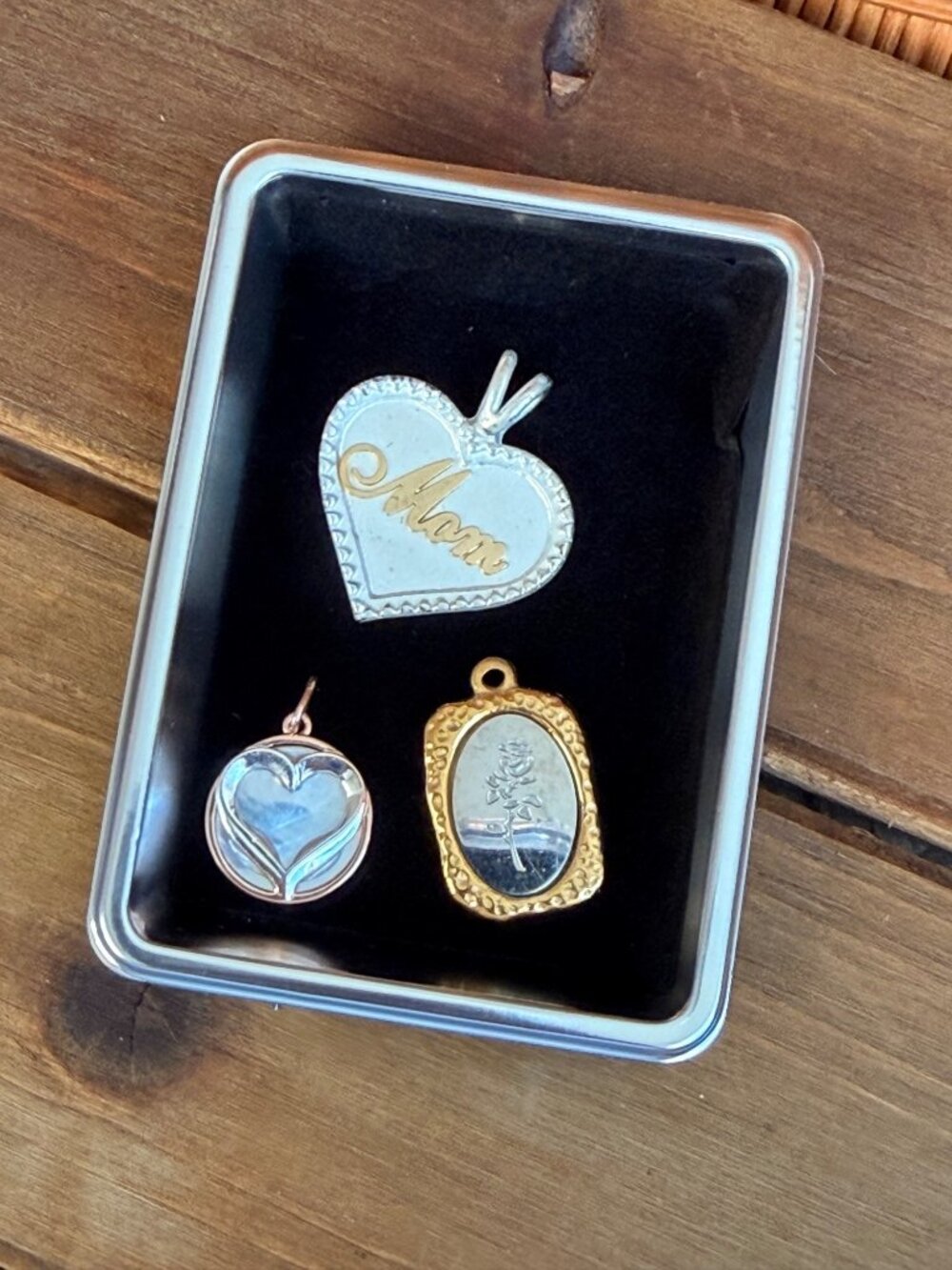 Heart & Oval-Shaped Mixed-Metal Pendants Featuring "Mom" & Floral Designs Set Of